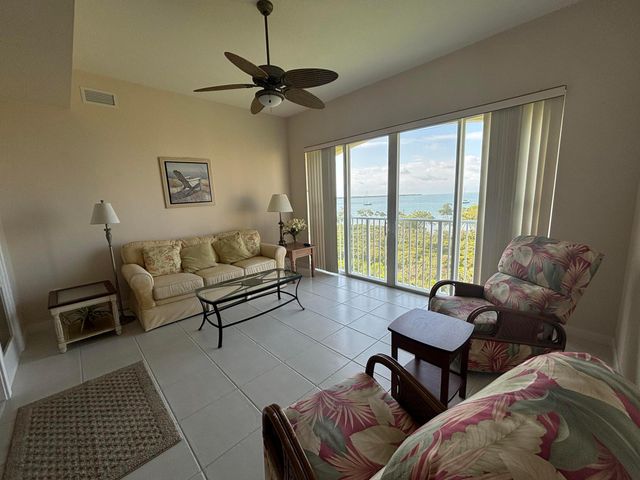 27 Harbour Isle Drive W 305, Fort Pierce, FL 34949