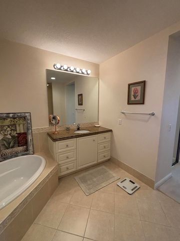 27 Harbour Isle Drive W 305, Fort Pierce, FL 34949