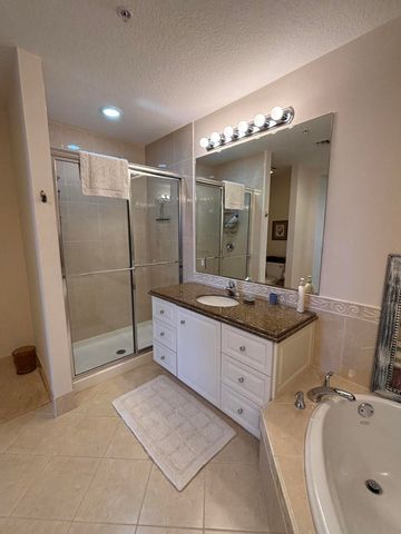 27 Harbour Isle Drive W 305, Fort Pierce, FL 34949