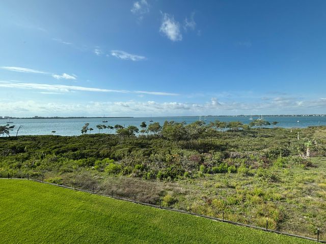 27 Harbour Isle Drive W 305, Fort Pierce, FL 34949