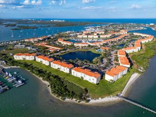 27 Harbour Isle Drive W 305, Fort Pierce, FL 34949