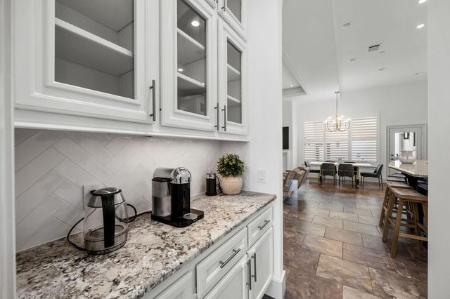 1210 Parkerhaven Court, Houston, TX 77008