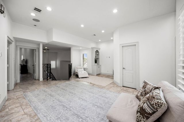 1210 Parkerhaven Court, Houston, TX 77008