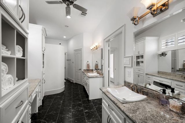 1210 Parkerhaven Court, Houston, TX 77008