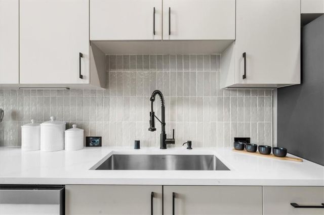 250 Pharr Road NE 704, Atlanta, GA 30305