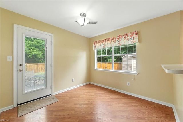 877 Holbrook DR, Newport News, VA 23602