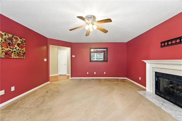 877 Holbrook DR, Newport News, VA 23602