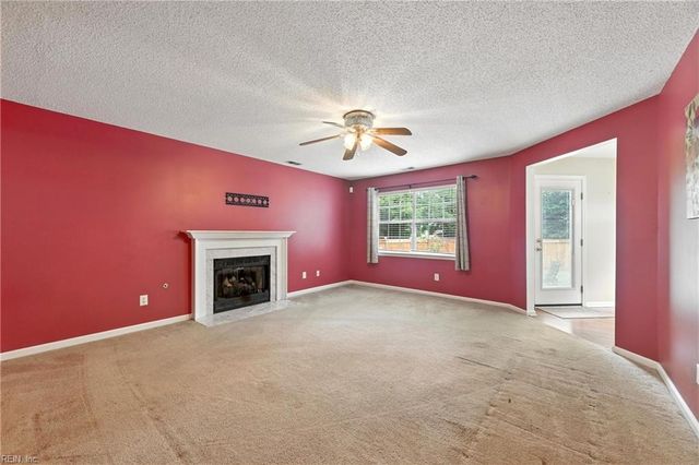 877 Holbrook DR, Newport News, VA 23602