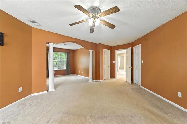 877 Holbrook DR, Newport News, VA 23602