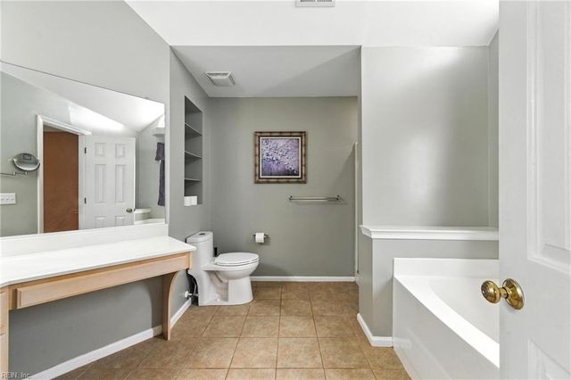877 Holbrook DR, Newport News, VA 23602