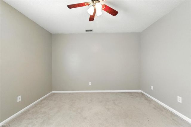 877 Holbrook DR, Newport News, VA 23602