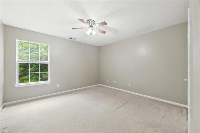 877 Holbrook DR, Newport News, VA 23602