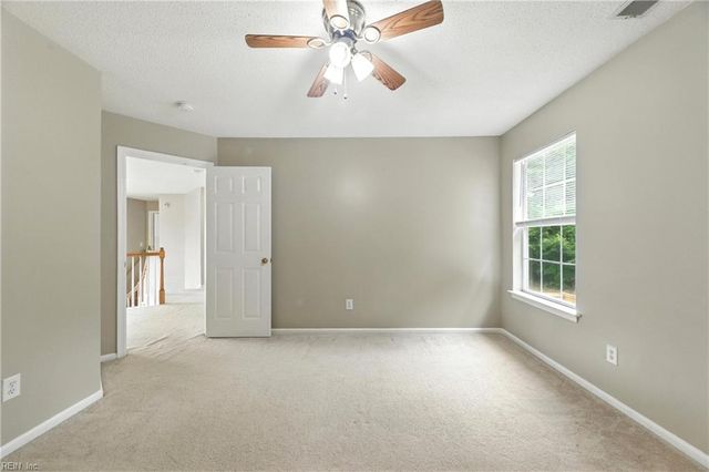 877 Holbrook DR, Newport News, VA 23602