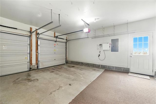 877 Holbrook DR, Newport News, VA 23602