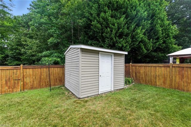 877 Holbrook DR, Newport News, VA 23602
