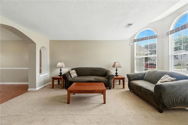 877 Holbrook DR, Newport News, VA 23602