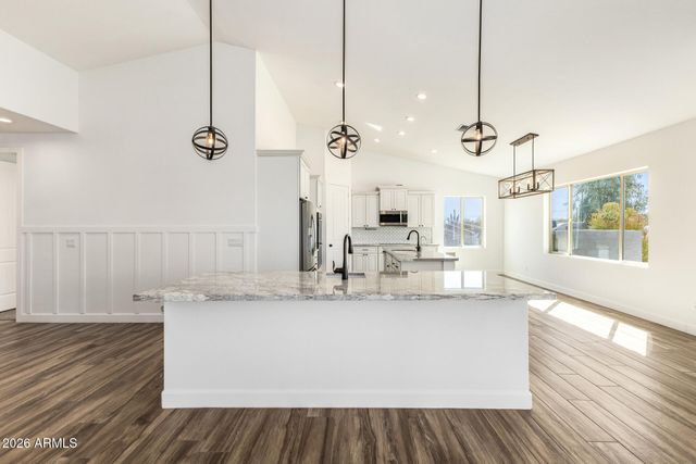 3977 W SILVERDALE Road, San Tan Valley, AZ 85144