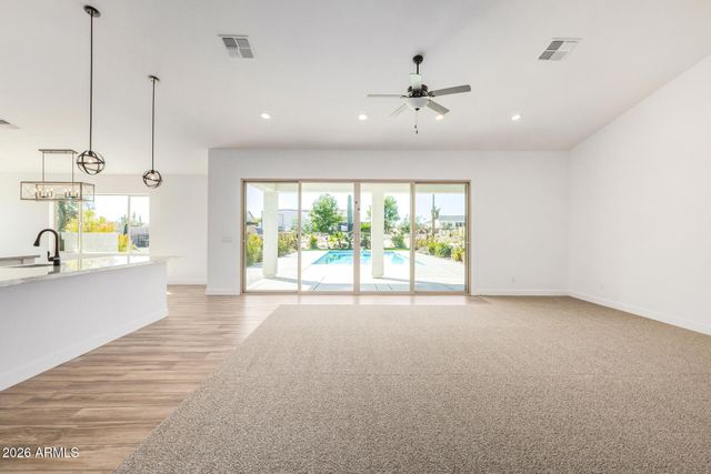 3977 W SILVERDALE Road, San Tan Valley, AZ 85144