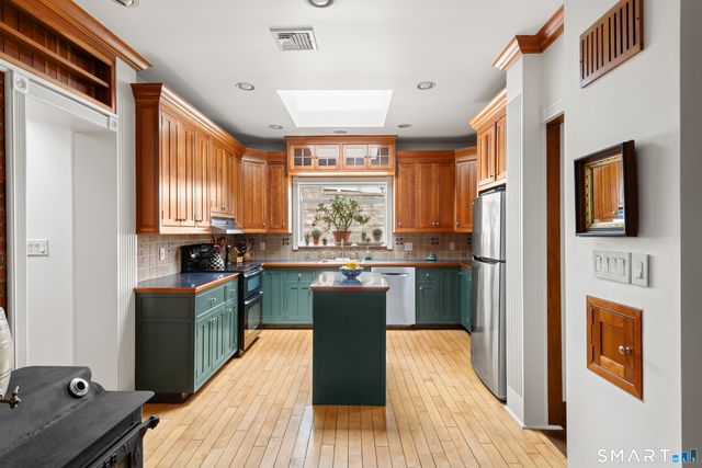170 New Canaan Avenue, Norwalk, CT 06850