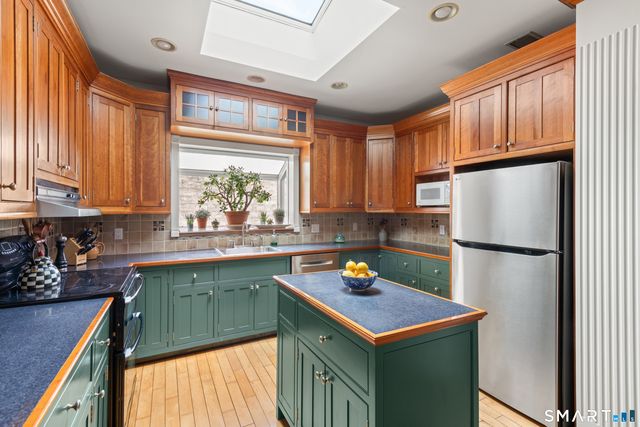 170 New Canaan Avenue, Norwalk, CT 06850