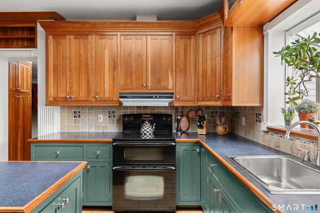 170 New Canaan Avenue, Norwalk, CT 06850