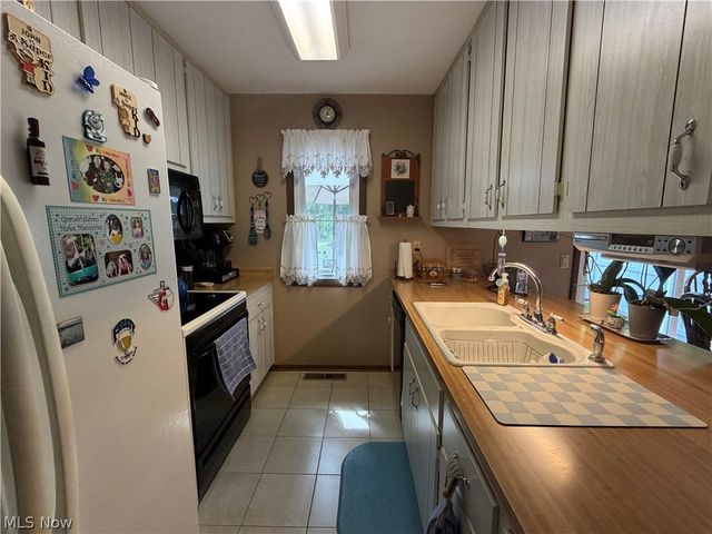 3636 Erhart Road, Litchfield, OH 44253