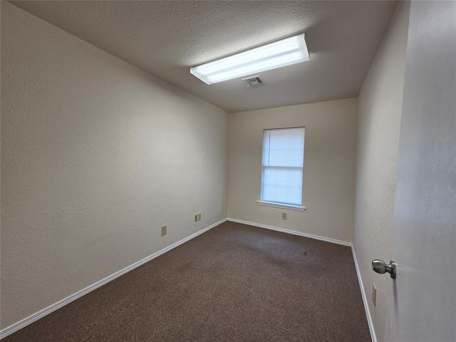 214 N Oklahoma Avenue, Shawnee, OK 74801