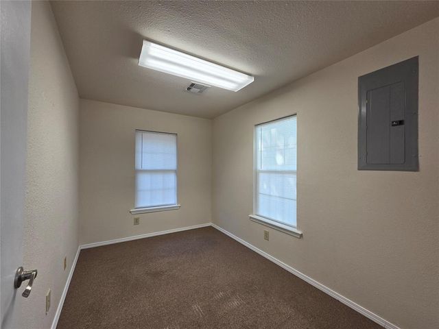 214 N Oklahoma Avenue, Shawnee, OK 74801