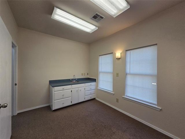 214 N Oklahoma Avenue, Shawnee, OK 74801