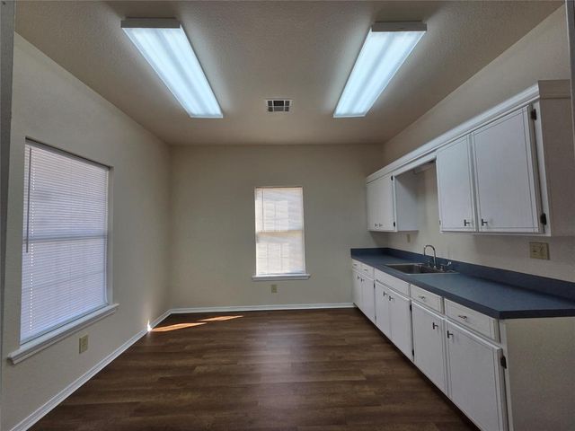 214 N Oklahoma Avenue, Shawnee, OK 74801