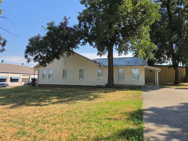 214 N Oklahoma Avenue, Shawnee, OK 74801