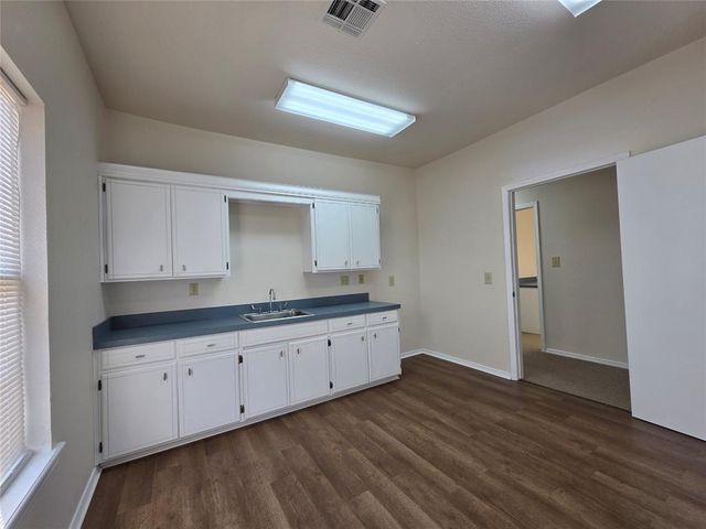 214 N Oklahoma Avenue, Shawnee, OK 74801
