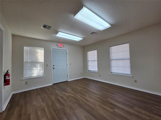 214 N Oklahoma Avenue, Shawnee, OK 74801
