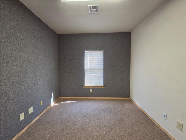 214 N Oklahoma Avenue, Shawnee, OK 74801