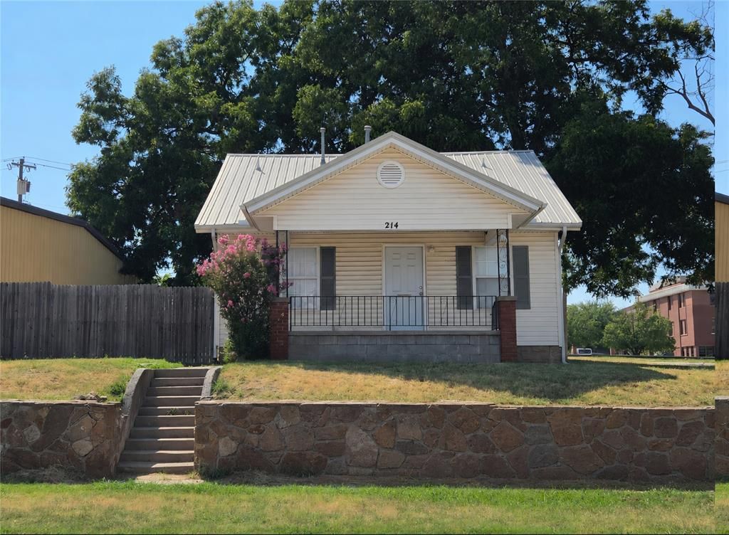 214 N Oklahoma Avenue, Shawnee, OK 74801