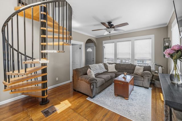 109 Stephen St, Dartmouth, MA 02748