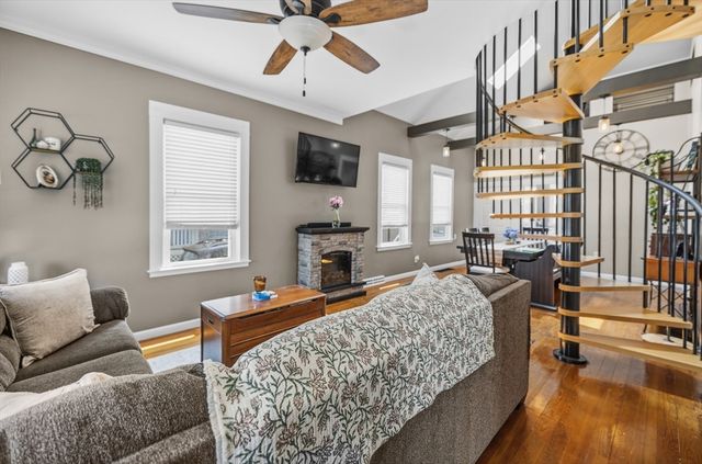 109 Stephen St, Dartmouth, MA 02748