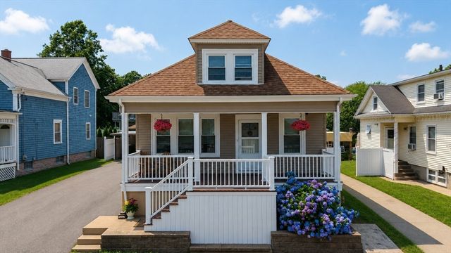 109 Stephen St, Dartmouth, MA 02748