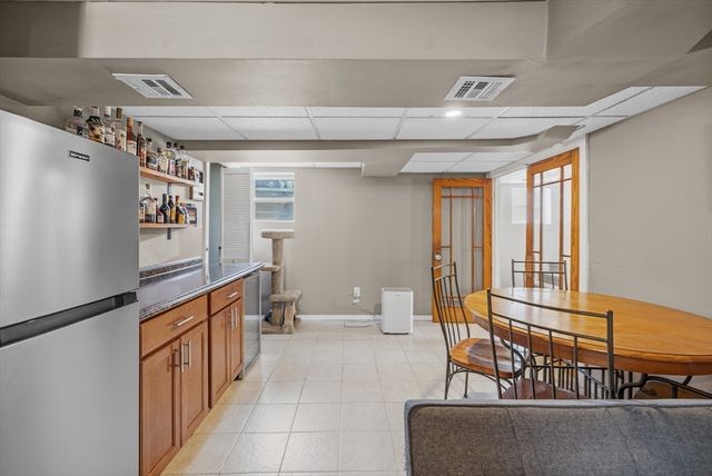 109 Stephen St, Dartmouth, MA 02748