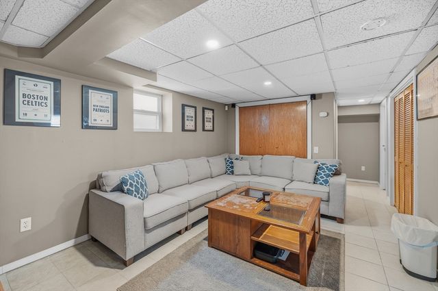 109 Stephen St, Dartmouth, MA 02748