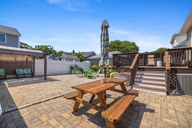 109 Stephen St, Dartmouth, MA 02748