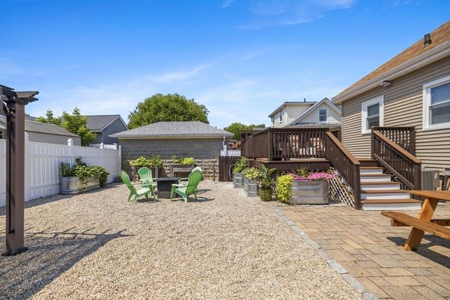 109 Stephen St, Dartmouth, MA 02748