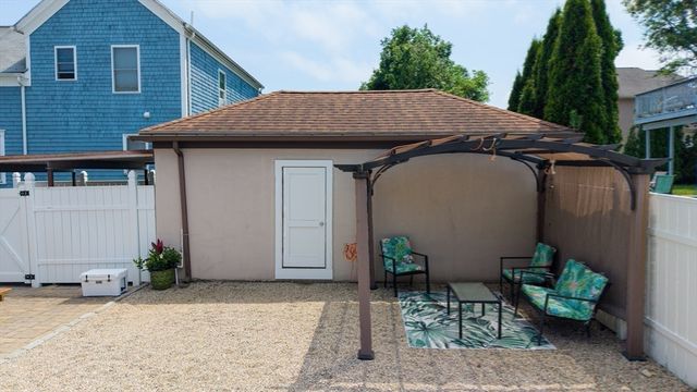 109 Stephen St, Dartmouth, MA 02748