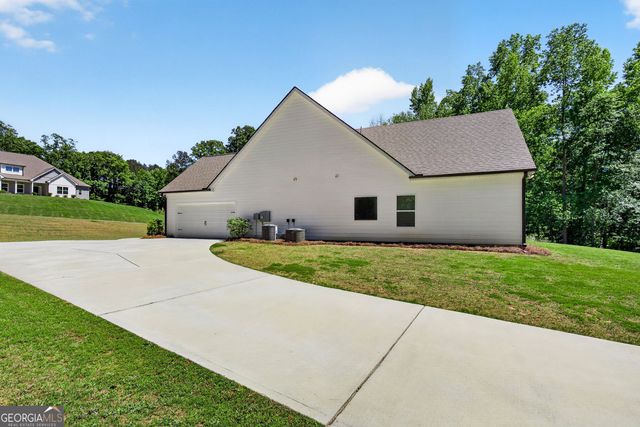 1764 Luther Bailey Road, Senoia, GA 30276