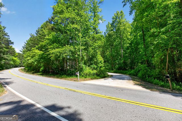 1764 Luther Bailey Road, Senoia, GA 30276