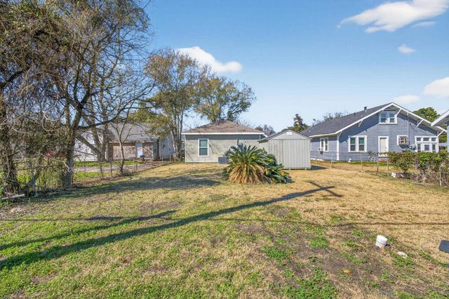 3242 12th St, Port Arthur, TX 77642