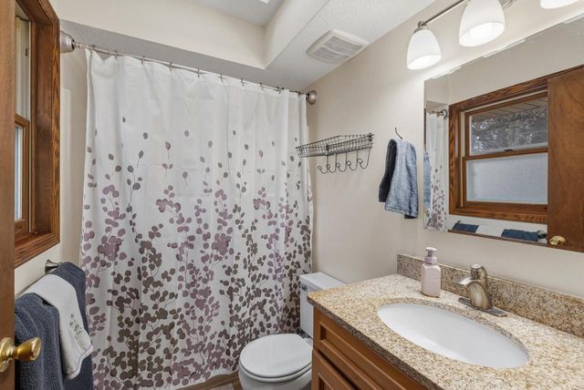 8044 W Beacon Hill DRIVE, Franklin, WI 53132