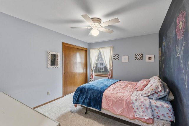 8044 W Beacon Hill DRIVE, Franklin, WI 53132