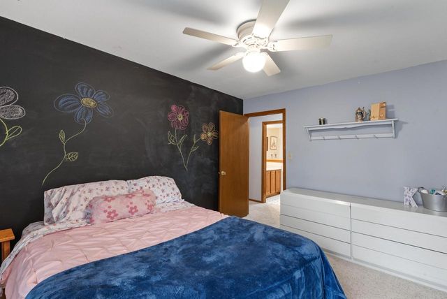 8044 W Beacon Hill DRIVE, Franklin, WI 53132