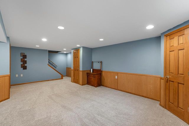 8044 W Beacon Hill DRIVE, Franklin, WI 53132